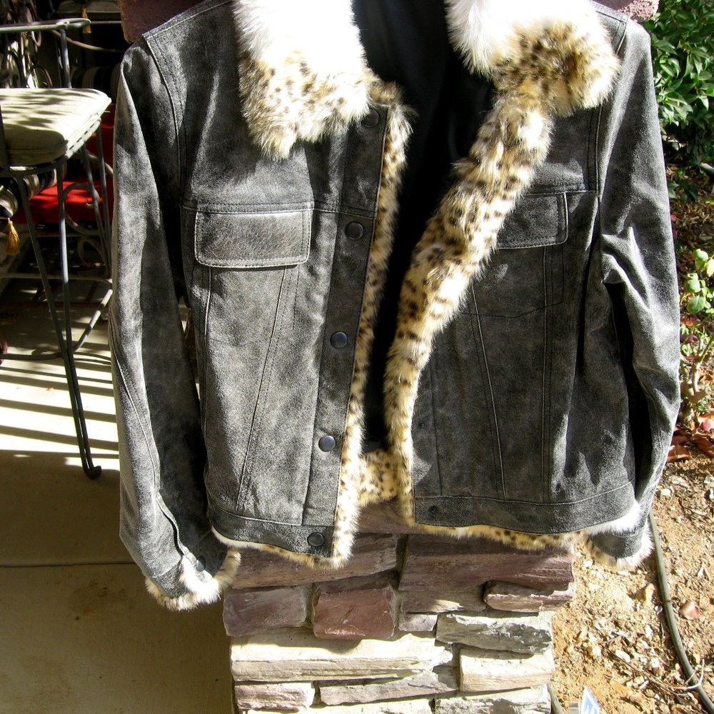SOLD - SOLD - Distressed Leather Ladies Jacket - Large